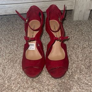 Brand: Christian Soriano Size: 7 Color: Red